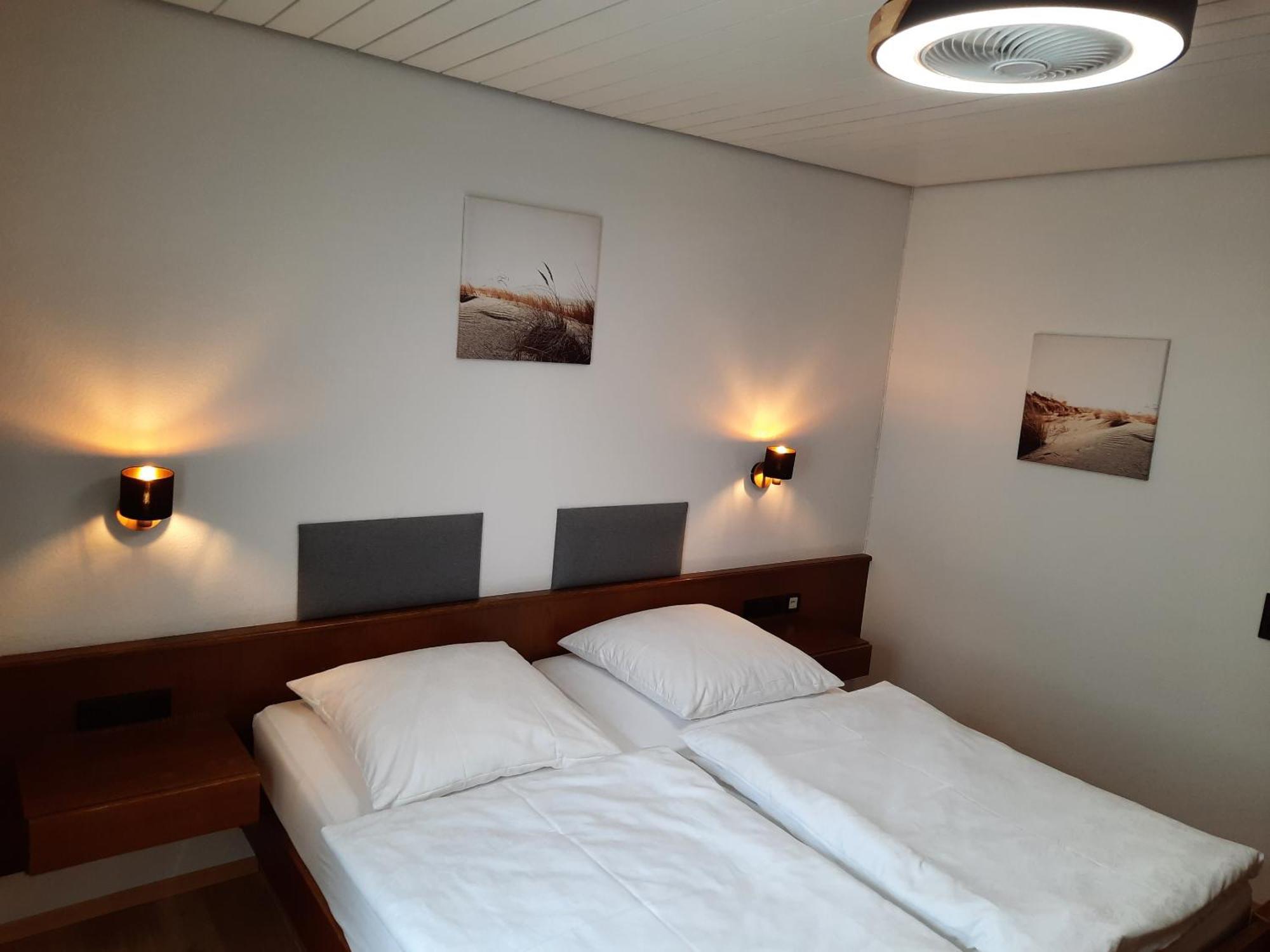 Landgasthof Gruener Baum Regnitzlosau Bilik gambar